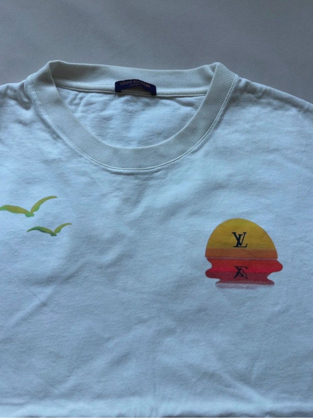 Louis Vuitton White with Sunset Graphic | 2019 edition Staff Tee Men's XL